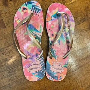Havaianas pink gold floral flip flops